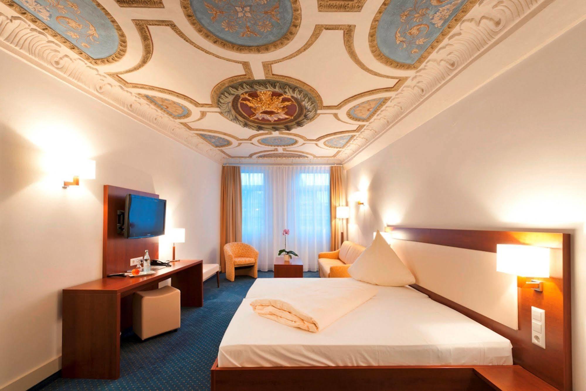 Stadt-Gut-Hotel Gasthof Goldener Adler Schwäbisch Hall Esterno foto